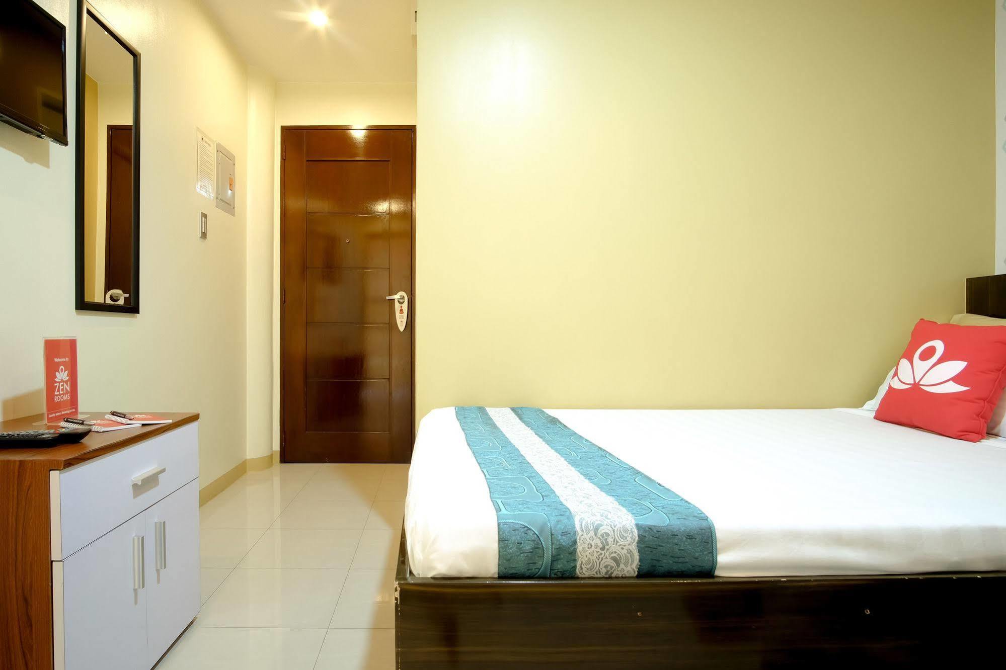 Zen Rooms Libertad Railway Station Pasay Eksteriør billede
